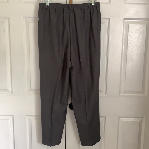 Classic Collection grey pant with elastic waist - Picture 5 of 12